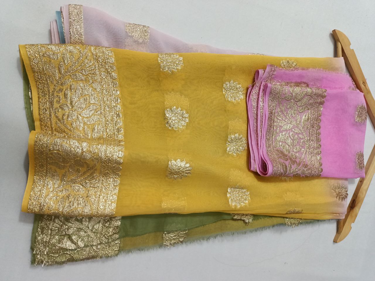 Pure Georgette Multi-Dyed Saree with Zari Weaving Border and Buta Design