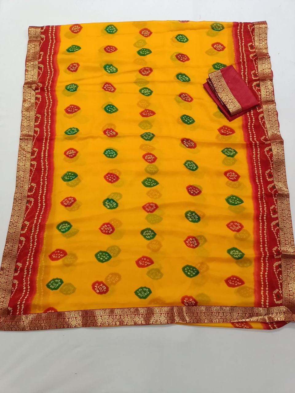 Georgette Bandhani Piliya Saree with Banarasi Weaving Border – Ethnic Elegance for Festive Occasions