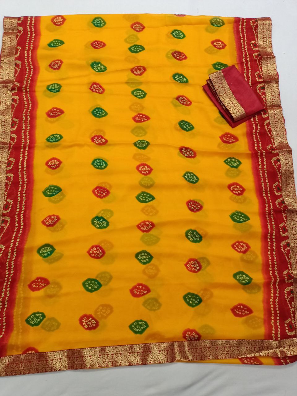 Georgette Bandhani Piliya Saree with Banarasi Weaving Border – Ethnic Elegance for Festive Occasions