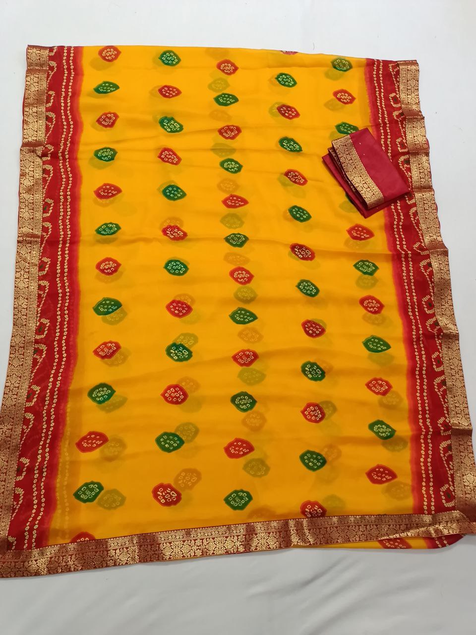 Georgette Bandhani Piliya Saree with Banarasi Weaving Border – Ethnic Elegance for Festive Occasions