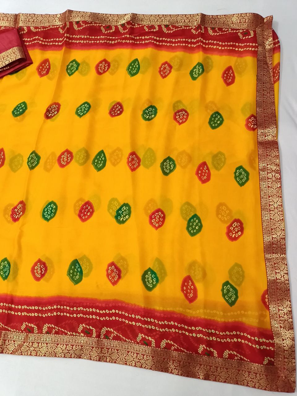 Georgette Bandhani Piliya Saree with Banarasi Weaving Border – Ethnic Elegance for Festive Occasions