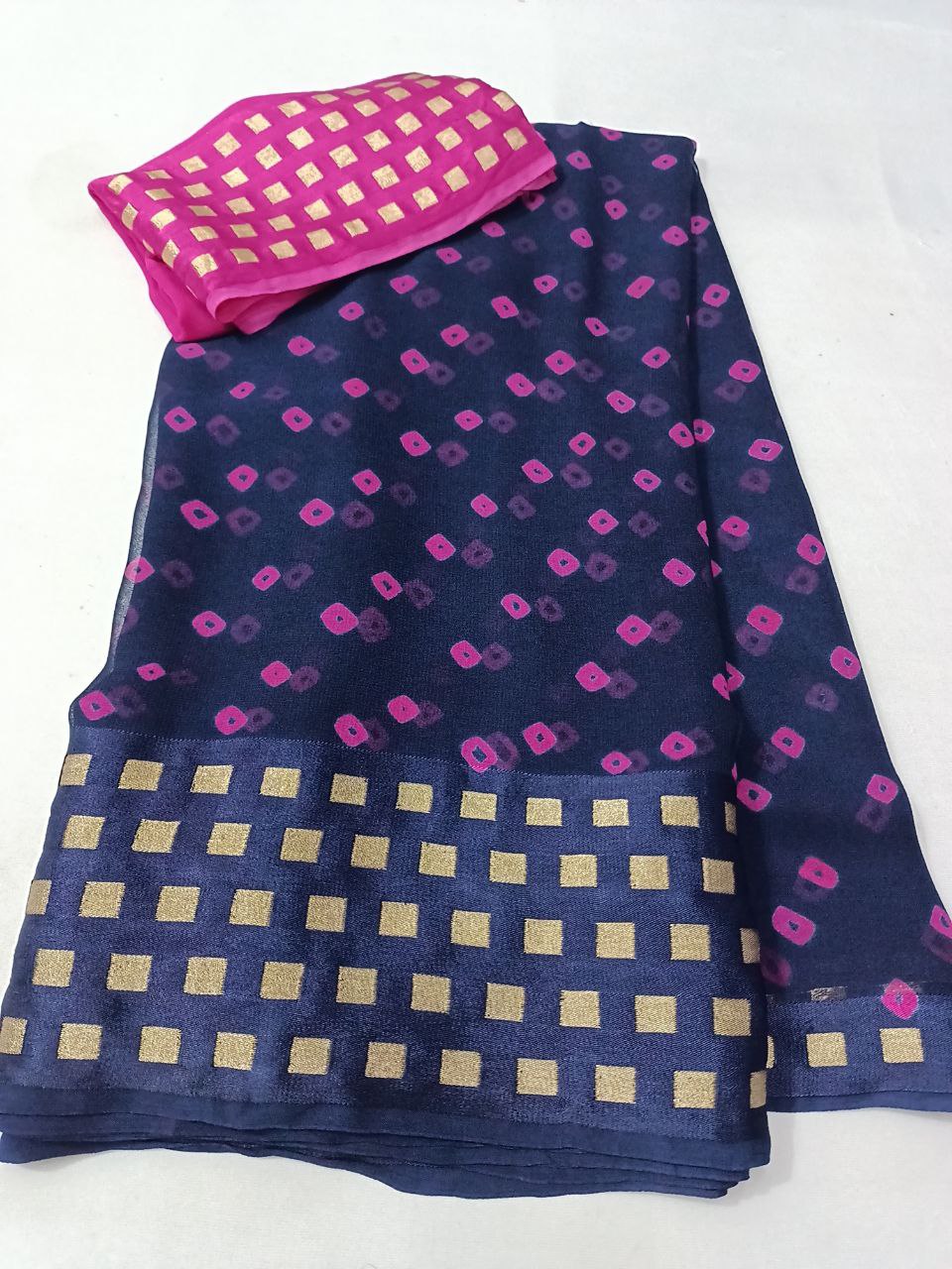 Bandhani Print Georgette Saree with Zari Checks Border & Contrast Blouse – Perfect for Festive Wear