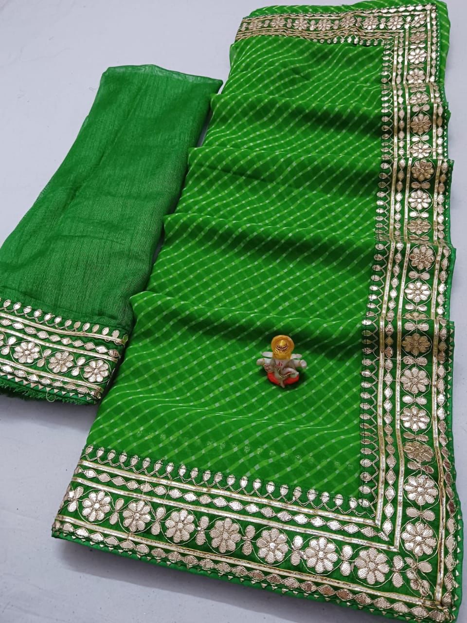 Elegant Pure Georgette Saree with Beautiful Mothra Design & Gotta Heavy Border - KANHASAREE