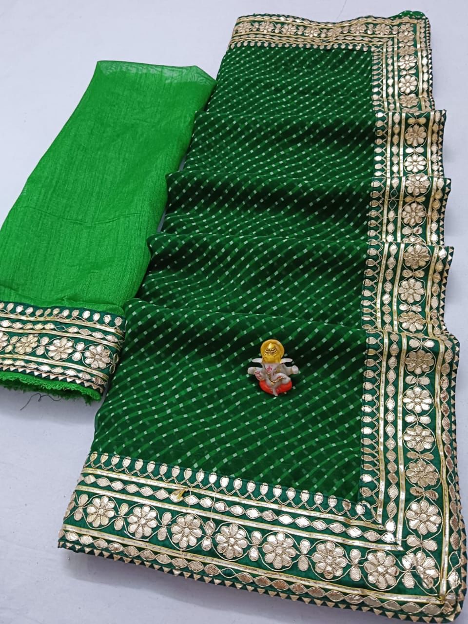 Elegant Pure Georgette Saree with Beautiful Mothra Design & Gotta Heavy Border - KANHASAREE
