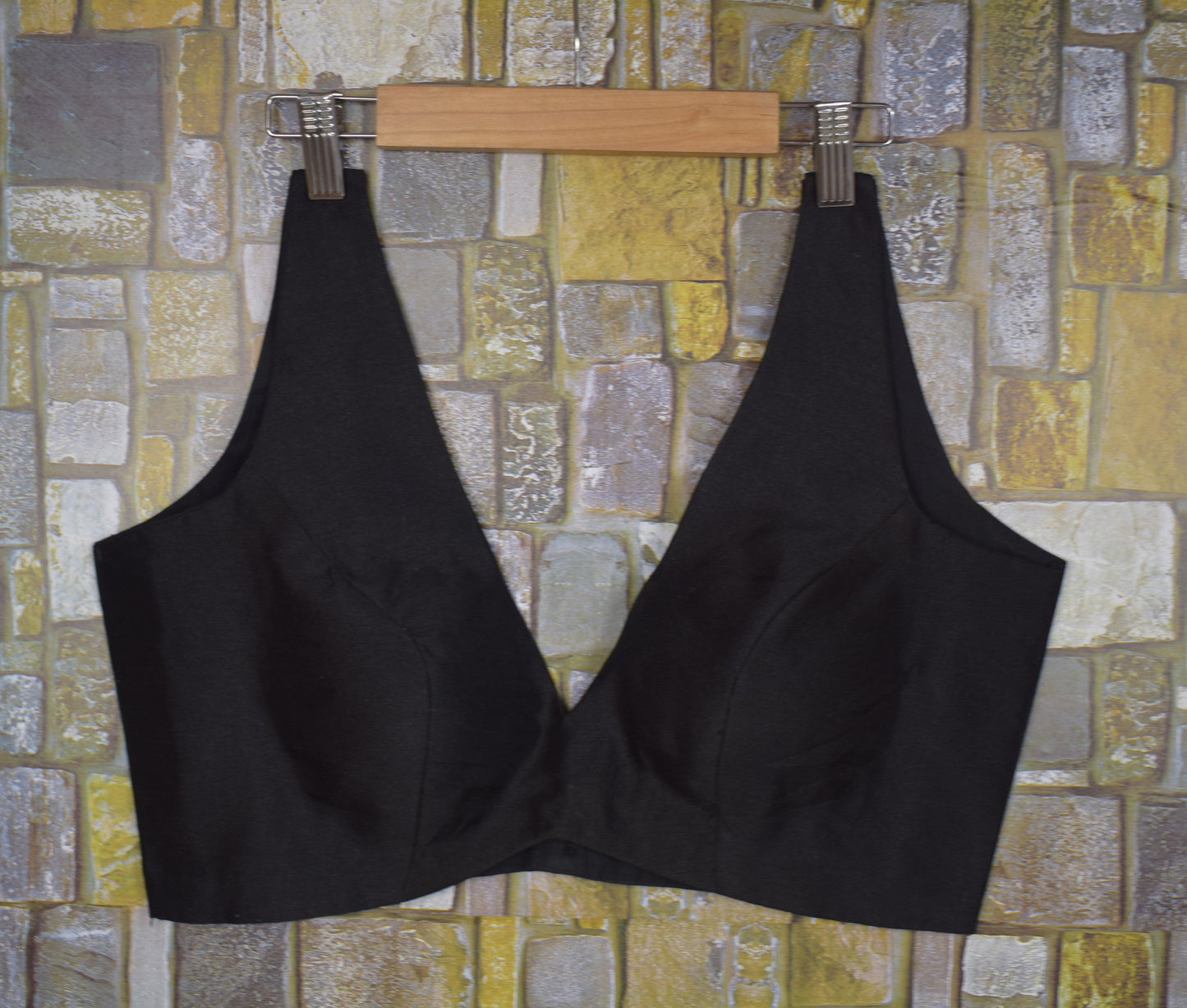 V-Neck Raw silk Blouse Black Back Open Short Choli Sleeveless Crop Top Designer Blouse Indian Saree blouse Plus size Blouse Indian