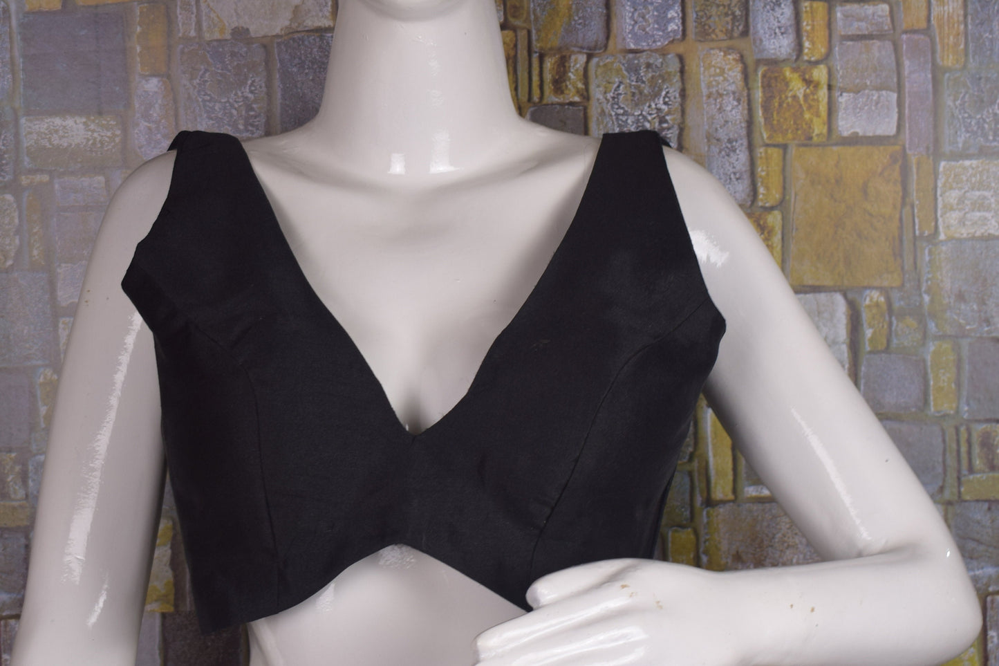 V-Neck Raw silk Blouse Black Back Open Short Choli Sleeveless Crop Top Designer Blouse Indian Saree blouse Plus size Blouse Indian