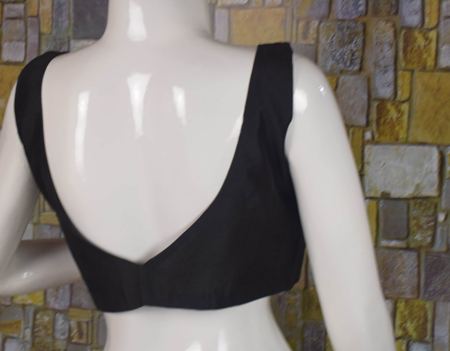 V-Neck Raw silk Blouse Black Back Open Short Choli Sleeveless Crop Top Designer Blouse Indian Saree blouse Plus size Blouse Indian