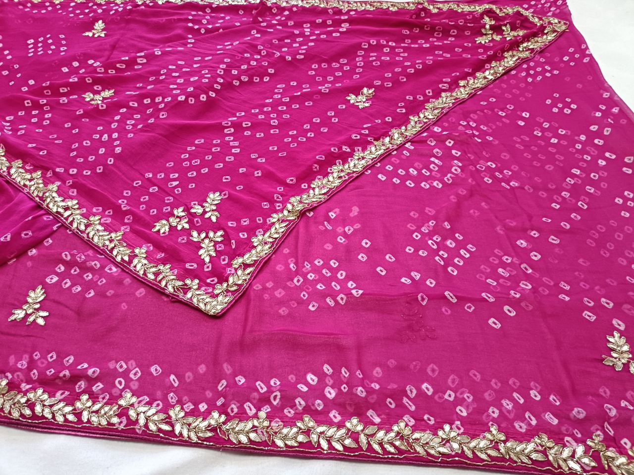 Chiffon Bandhani Saree with Kardhana & Gota Handwork – Tie-Dye Traditional Saree