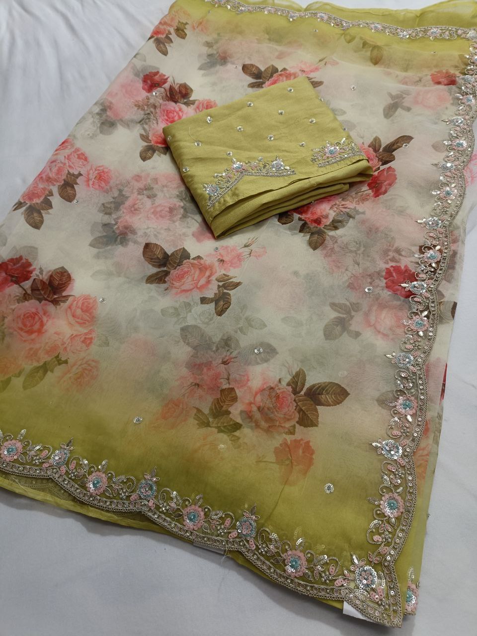 Pure Organza Digital Print Saree with Sequin Threadwork & Handwork Border – Heavy Blouse