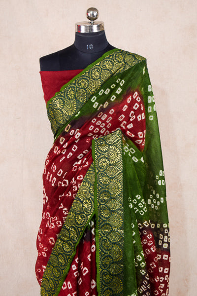 Green red jacquard bandhani saree. - KANHASAREE